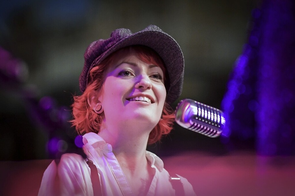 Am Mittwoch, 4. Februar, spielt Jo Carpenter im Chabah Kandern. Beginn ist um 20.30 Uhr. - Badische Zeitung TICKET
