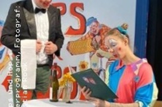 Clown Hops und Hopsi Kinderprogramm - Hops, der Oberkellner