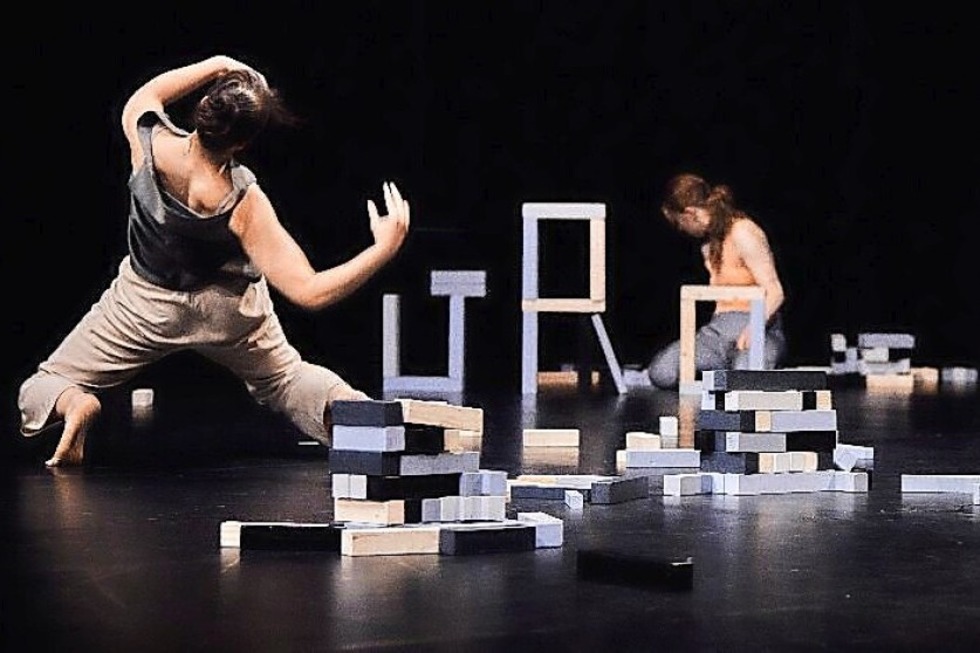 Die Tanzperformance „Body that Stands“ wird im Freiburger E-Werk gezeigt - Badische Zeitung TICKET