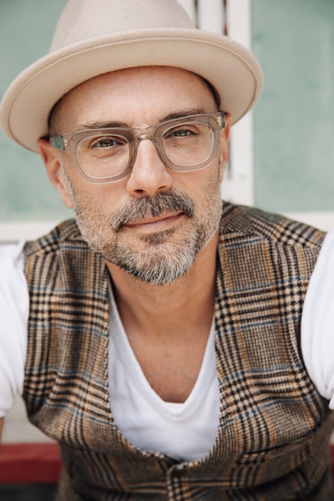 Volker Kl�pfel liest aus „Mord ist die beste Beseitigung“ - Magdeburg - 28.04.2026 20:15