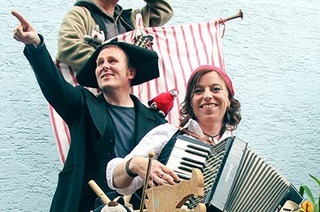 Flohzirkus Orquestra - Musik, Clownerie und Mitmachspa�