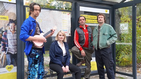 WARTEN AUF�N BUS - Berlin - 15.04.2026 20:00