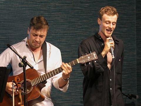 Abendfarben - Parkkonzert - Julian Wolf, Git. & Moritz Engelmann, Gesang - Coswig - 29.05.2026 19:00