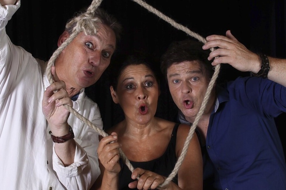 Die Freiburger Theater Compagnie feiert 10-j�hriges Jubil�um und pr�sentiert die Kom�die „Hamlet stirbt ... und geht danach Spaghetti essen" - Badische Zeitung TICKET