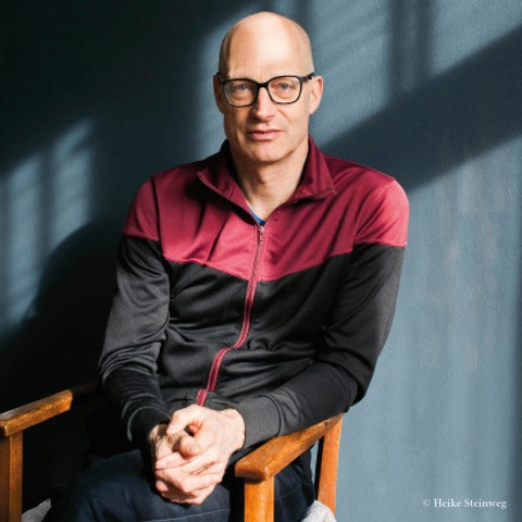 Man kann auch in die H�he fallen - G�ttingen - 17.04.2026 19:00