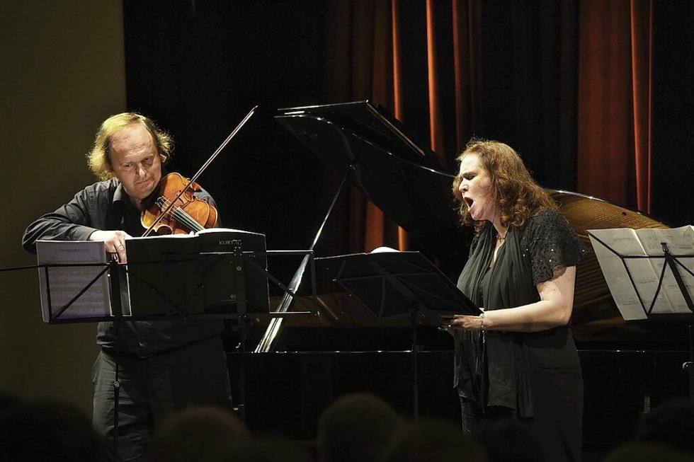 Die Kafka-Fragmente f�r Sopran und Violine von Gy�rgy Kurtag kommen im Schillersaal in Offenburg zur Auff�hrung - Badische Zeitung TICKET