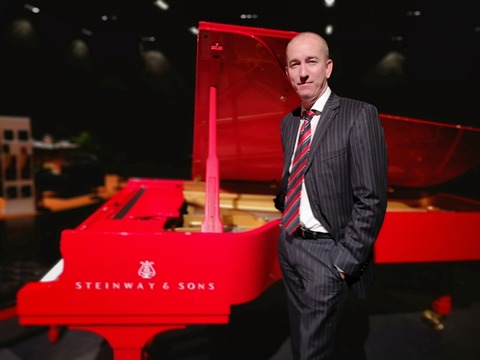 CHRIS HOPKINS meets his PIANO FRIENDS - mit einem �berraschungsgast von internationalem Format - Bonn - 05.10.2026 19:30
