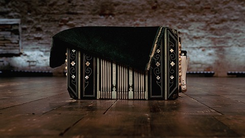 Tango Encuentro - Milonga mit DJ Ange und live-Musik mit Tanz und anschlie�ender Tangoshow - Trostberg - 16.05.2026 20:00