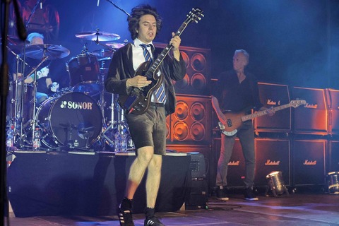 Nick Young-AC/DC Tribute Show - Hohenm�lsen - 30.10.2026 19:30