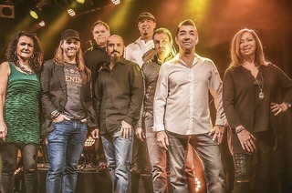 Im Offenburger KiK sorgt die Band Fonkzone f�r Tanzlaune