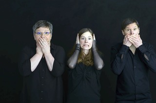 Das Ensemble "ra!ra!ra!" kommt mit seiner Improshow in den Gew�lbekeller des Freiburger Gasthauses Schiff