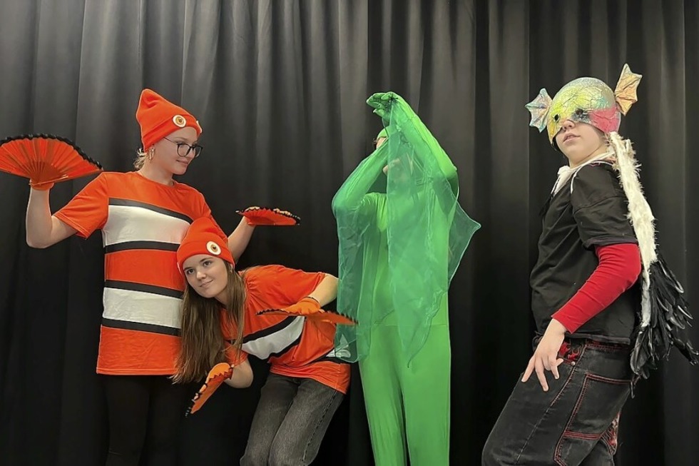 Sch�lerinnen und Sch�ler der Staudinger-Gesamtschule zeigen das Theaterst�ck „REM-Express“ - Badische Zeitung TICKET