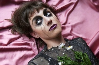 Die Kabarettistin Jane Mumford ist mit ihrem aktuellen Program zu Gast im B�rgersaal Rheinfelden