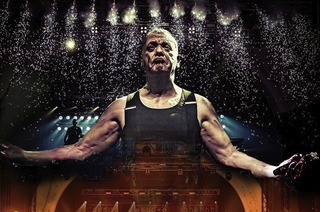 Die Rammstein-Tribute-Band Stahlzeit tritt in der Ludwig-Jahn-Halle in Teningen auf