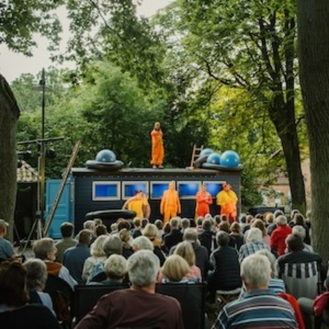 Songs for Aliens - Open Air Theater um, im und aufm Blauwagen - Himbergen - 26.07.2026 15:00