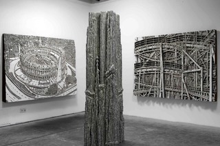 Kurt Hockenjos f�hrt durch die Ausstellung des K�nstlers Martin Spengler in der St�dtischen Galerie Lahr