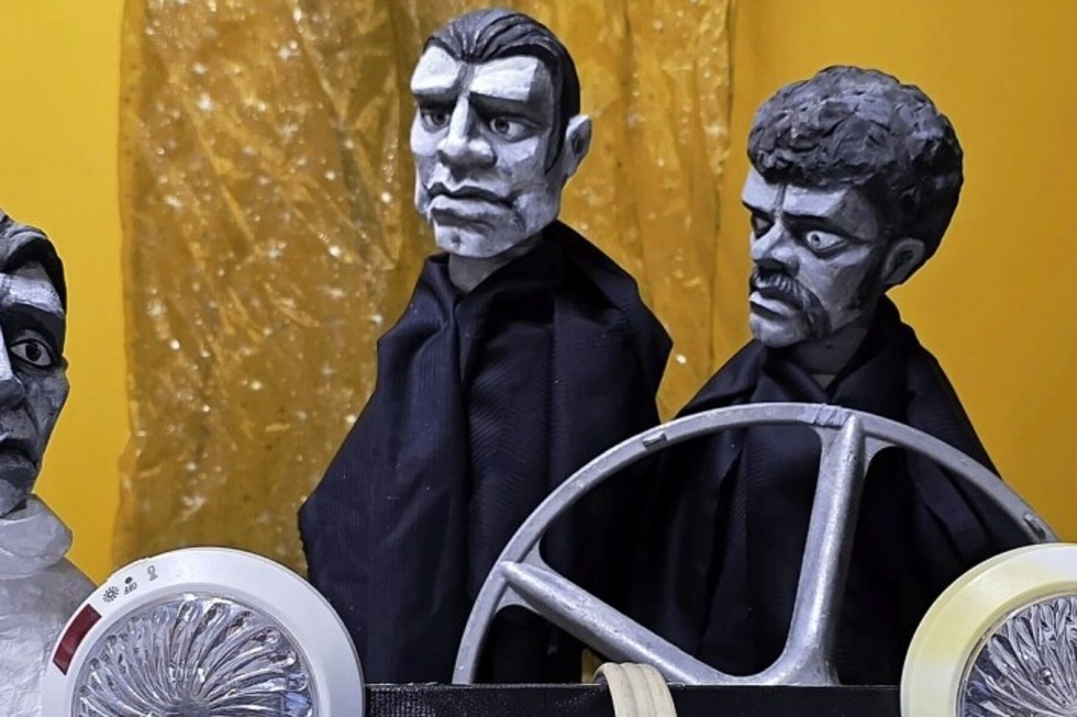 Das MarotteTheater Karlsruhe inszeniert das Puppenspiel " Royal mit K�se" nach dem Film Pulp Fiction - Badische Zeitung TICKET