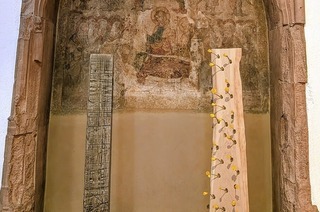 In der Martinskirche Freiburg findet eine Kunstausstellung „Leidensweg und Lebensweg“ statt