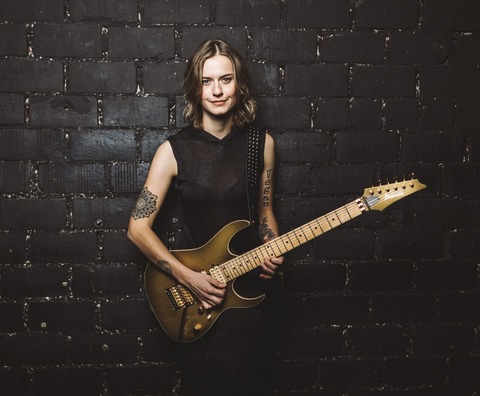 Yasi Hofer - „Between the lines“ - Brackenheim - 24.10.2026 20:00