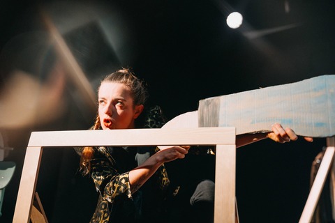 Krieg oder Frieden - Eine St�ckentwicklung von & mit Magdalena Scharler und Jenny Helene W�bbe - Stralsund - 03.06.2026 19:00