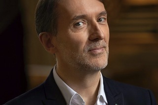 Titularorganist der Pariser Kathedrale Notre-Dame weiht neue Meier-Truhenorgel in St. Bonifatius ein