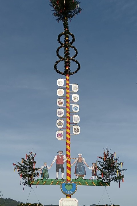Maibaumstellen mit Trachtenumzug und Tanz in den Mai - Gutach (Breisgau) - 30.04.2026 18:00