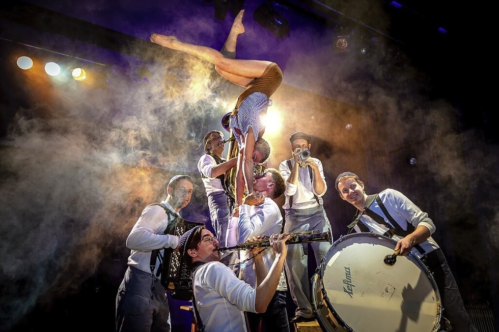 Die "wilde Bordkapelle" Hamoin gastiert mit dem Hamburger Hafenvariet� im Lahrer Parktheater - Badische Zeitung TICKET