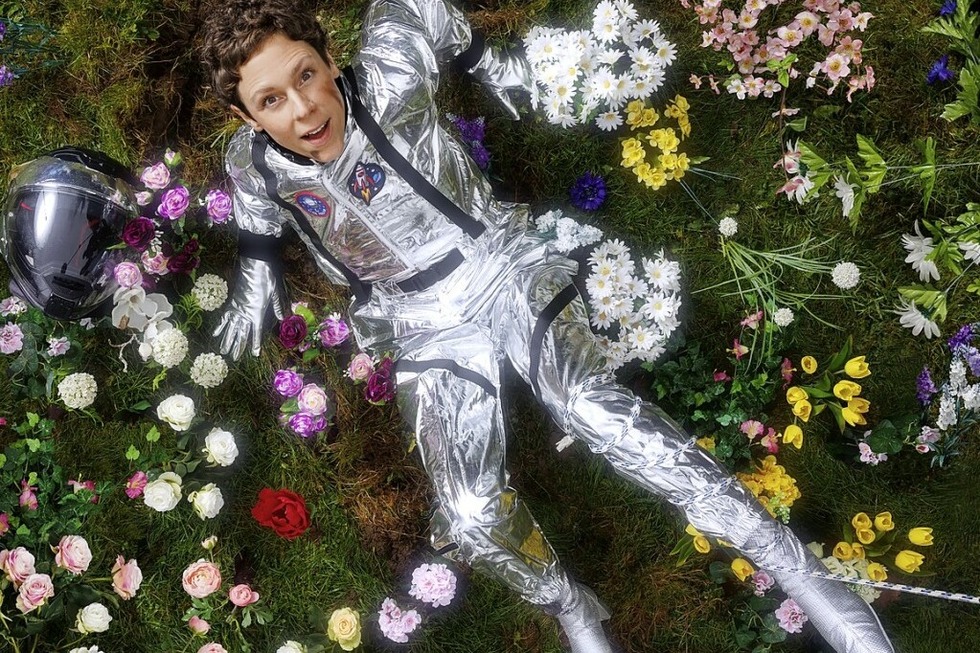 In der Denzlinger Rocca-Fabrik gibt die Kabarettistin Inka Meyer ein Gastspiel. - Badische Zeitung TICKET