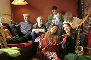 Die Indie-Pop-Band Miri in the Green spielt in der Kumedi in Riegel