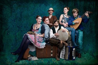 Ensemble Wirbeley - Im Umbogen ums Schwarze Meer drumrum