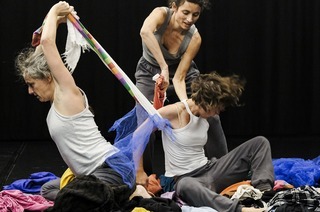 Schau mich an - Tanztheater f�r junges Publikum (ab 12 Jahren)