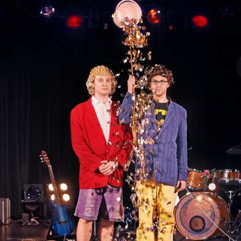 Z�rtlichkeiten mit Freunden: Die sch�nsten Momente - Geithain - 14.01.2027 19:30