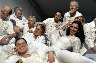 Am Donnerstag, 23. April, findet um 19.30 Uhr die Premiere von Tempus fugit mit dem Theaterst�ck "O.T. �l auf Holzspan, um 206" im Kesselhaus Weil am Rhein statt.