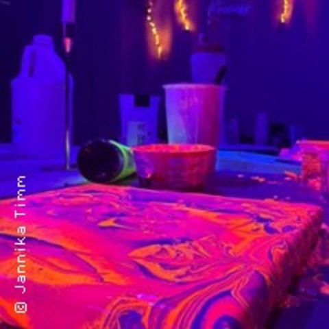 Neon Pouring im Schwarzlicht - WINSEN LUHE - 18.09.2026 19:00