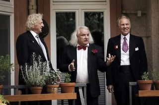 Das A-Capella-Trio „M�nnertreu“ singt im Jos-Fritz-Caf� Freiburg, Spechtpassage