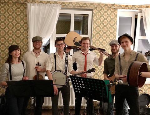Folk im Hof - Hennigsdorf - 11.07.2026 19:00