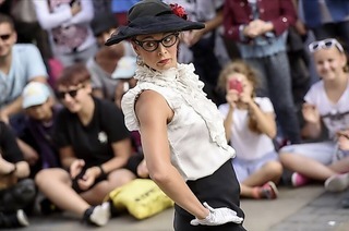 Unter dem Motto „Kultur verbindet“ gastiert das Easy-Street-Stra�entheater-Festival erstmals in Freiburg-Landwasser