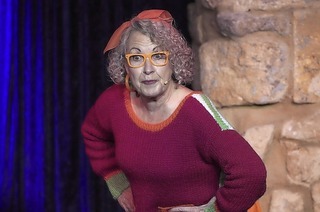 Helga Becker beweist ihre kriminalistische und musikalische Sp�rnase im KKW Kulturkeller Winterschule in Ettenheim