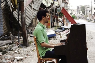 Der syrische Pianist Aeham Ahmad tritt mit ausdruckstarken und einf�hlsamen Kompositionen in der Christuskirche auf