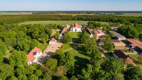 F�hrung �ber das Landgest�t Redefin - Erleben Sie das Landgest�t Redefin bei einer gef�hrten Besichtigung - REDEFIN - 27.06.2026 14:00