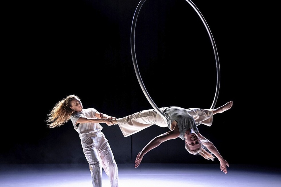 Der zeitgen�ssische Zirkus „still.dependent“ wird im E.-Werk Freiburg aufgef�hrt - Badische Zeitung TICKET