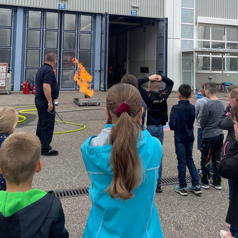 Stars for Kids: Wasser marsch bei der Feuerwehr - Ein Besuch bei der Mercedes-Benz Werkfeuerwehr - Rastatt - 03.08.2026 09:00
