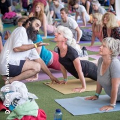 Authentisches Yoga mit Surinder Singh - F�r alle �bungslevel - DRESDEN - 07.09.2026 18:30
