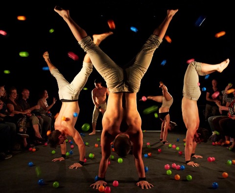 A Simple Space - Zirkus & K�rpertheater - Monheim am Rhein - 02.11.2026 20:00