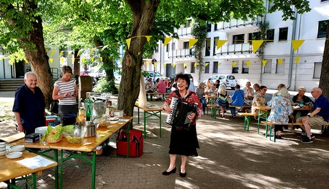 Nachbarschafts-Hock in der Neuburg - Freiburg - 13.06.2026 15:00