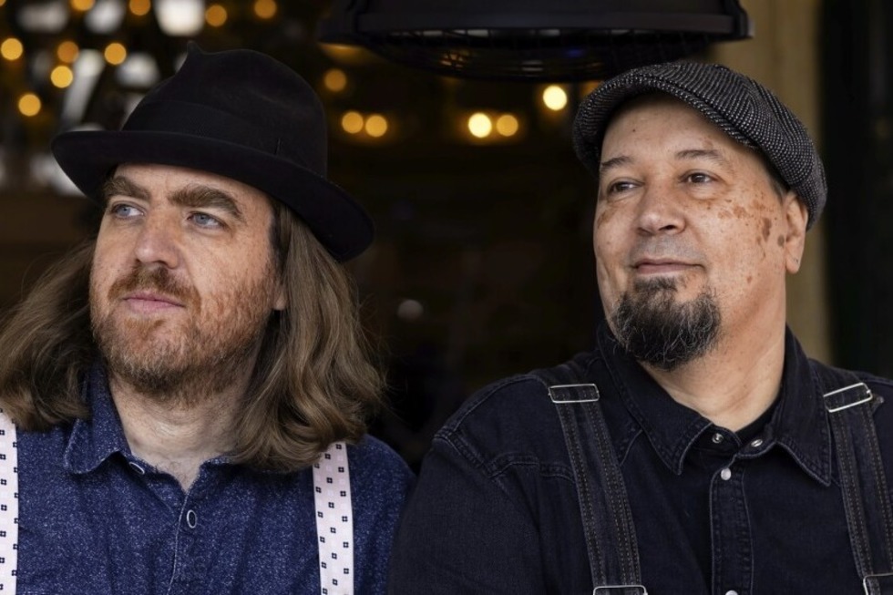 Das Duo Mama�s Greens pr�sentiert Blues und Folk am Freitag, 19. Juni, 20 Uhr, auf der Sommerb�hne im Nellie Nashorn. - Badische Zeitung TICKET