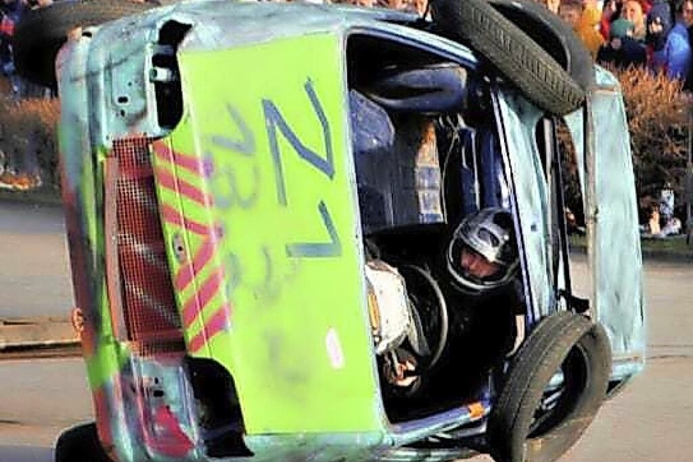 Motor-Stunt-Show wird im Bad Krozinger Industriegebiet gezeigt - Badische Zeitung TICKET