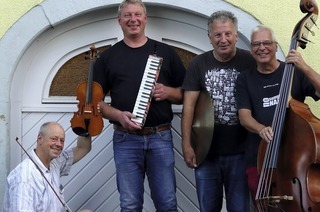 Jazz mit der Combo "Hot Club du Stampf" im Kirchhofener Schlosshof